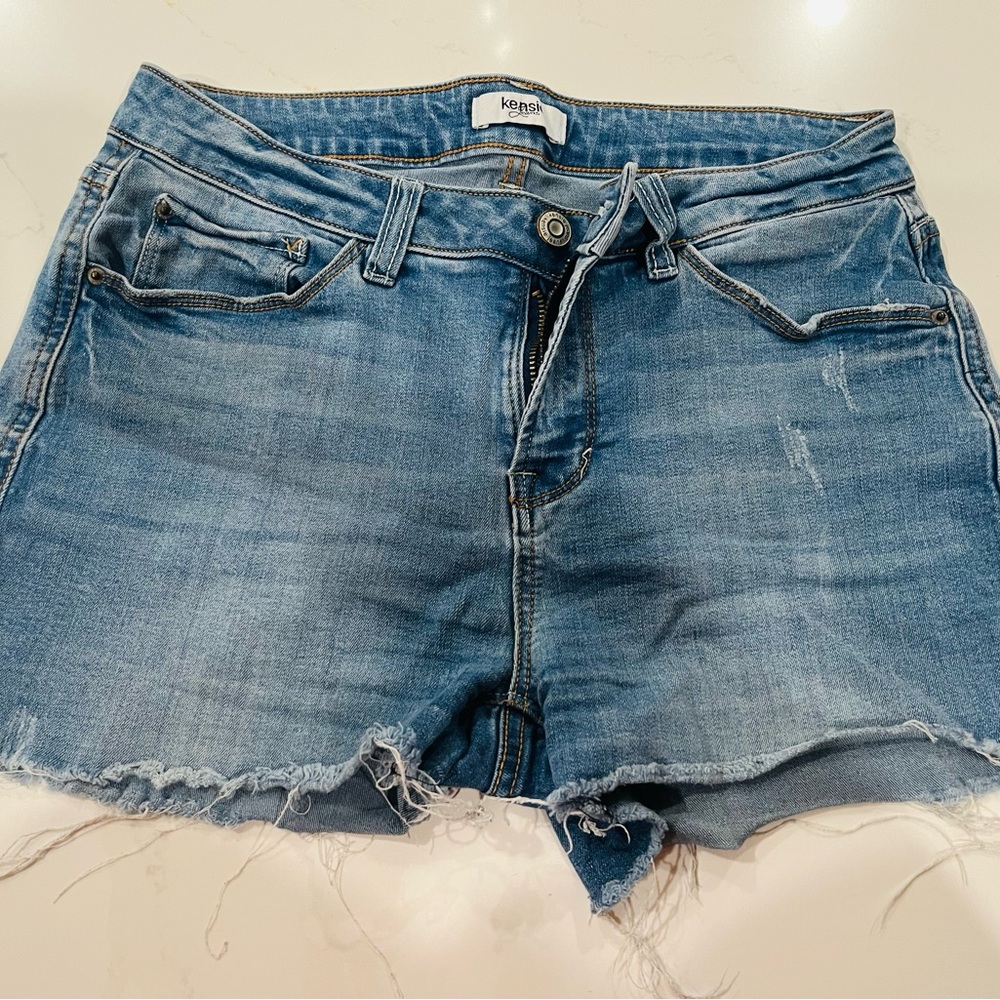 Kensie Frayed Hem Light Blue Denim Shorts
